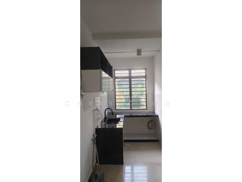 Townhouse for Rent in Balakong (Selangor) - Chris Choo - Kitchen - PropertyGuru.com.my