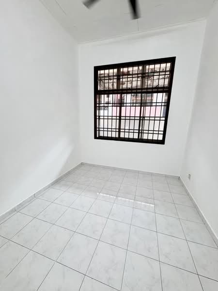 Rumah Teres 1-Tingkat untuk Dijual di Taman Puteri Wangsa (Ulu Tiram) - Yik Tat - Interior - PropertyGuru.com.my