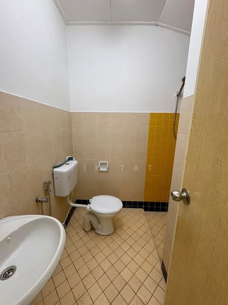 Rumah Teres 1-Tingkat untuk Dijual di Taman Puteri Wangsa (Ulu Tiram) - Yik Tat - Bathroom - PropertyGuru.com.my
