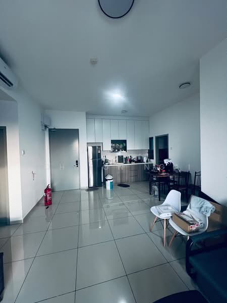 Kediaman Servis untuk Disewa di B11 Parkland Residence - Johnson Ngai - Living Room - PropertyGuru.com.my