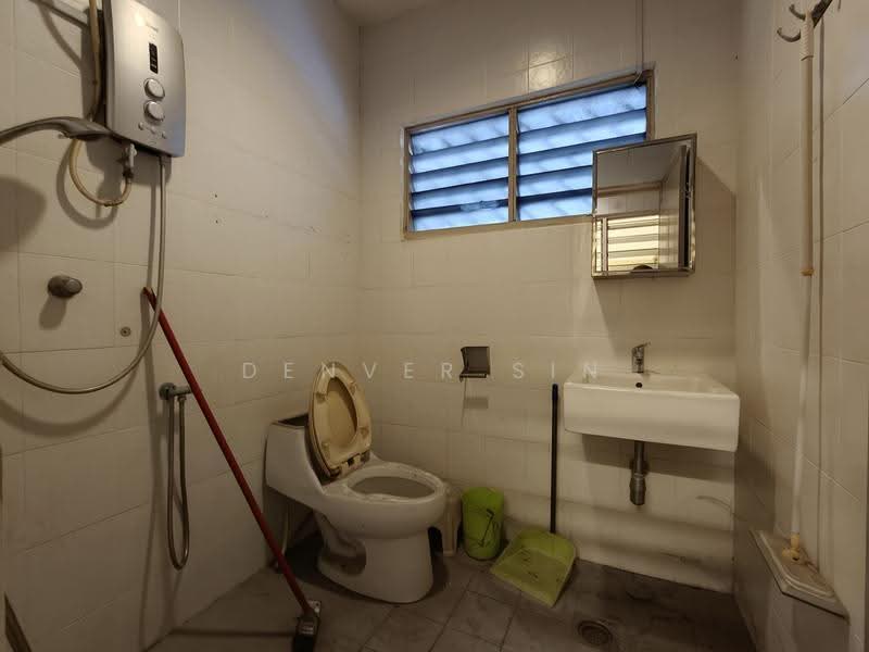 Rumah Teres 2-Tingkat untuk Dijual di Taman Connaught (Cheras) - Denver Sin - Bathroom - PropertyGuru.com.my