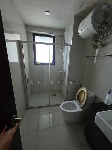 Condominium for Rent at Amberside @ Country Garden Danga Bay - Winss Su - Bathroom - PropertyGuru.com.my