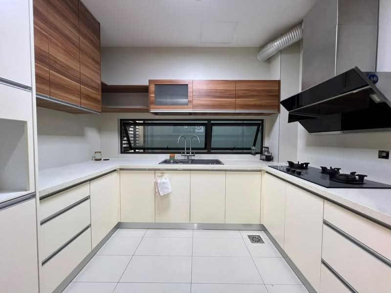 Rumah Teres 3-Tingkat untuk Disewa di Cyberjaya (Selangor) - Mu'izz Halim - Kitchen - PropertyGuru.com.my