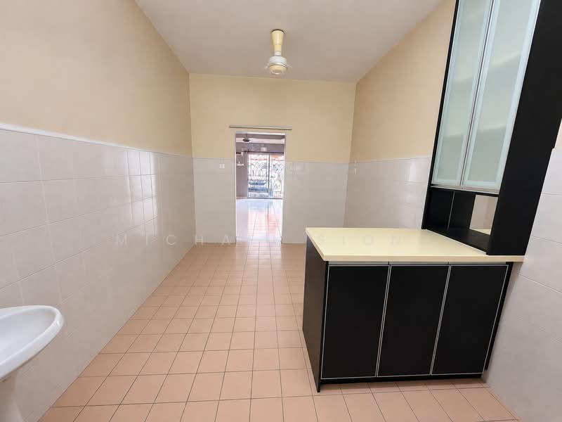 2-storey Terraced House for Rent in Kota Emerald (Rawang) - Michael Siong - Kitchen - PropertyGuru.com.my