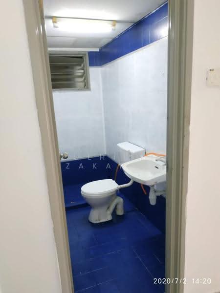 Pangsapuri untuk Dijual di Pangsapuri Perdana - Zulhilmi Zakaria - Bathroom - PropertyGuru.com.my