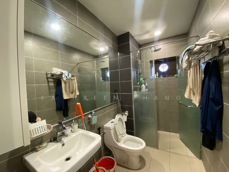 Kondominium untuk Dijual di The Henge - Kathreen Thang - Bathroom - PropertyGuru.com.my