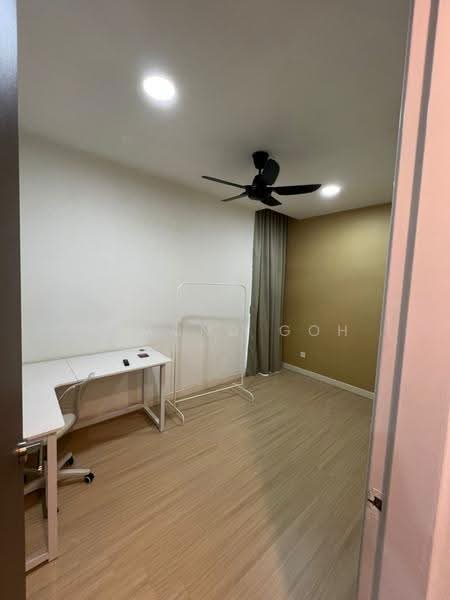 Service Residence for Sale at H2O Residences - Edmund Goh - Study - PropertyGuru.com.my