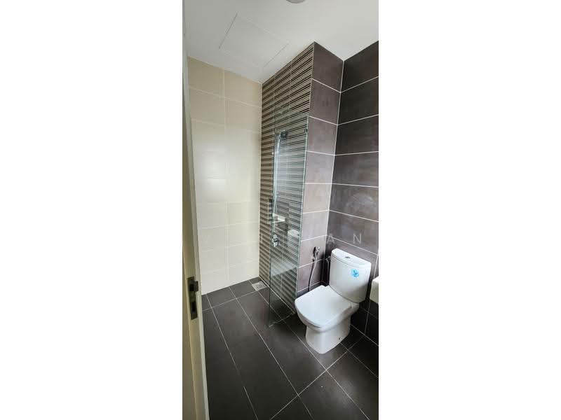 Kondominium untuk Dijual di Seri Puteri Hills - Ivan Tan - Bathroom - PropertyGuru.com.my