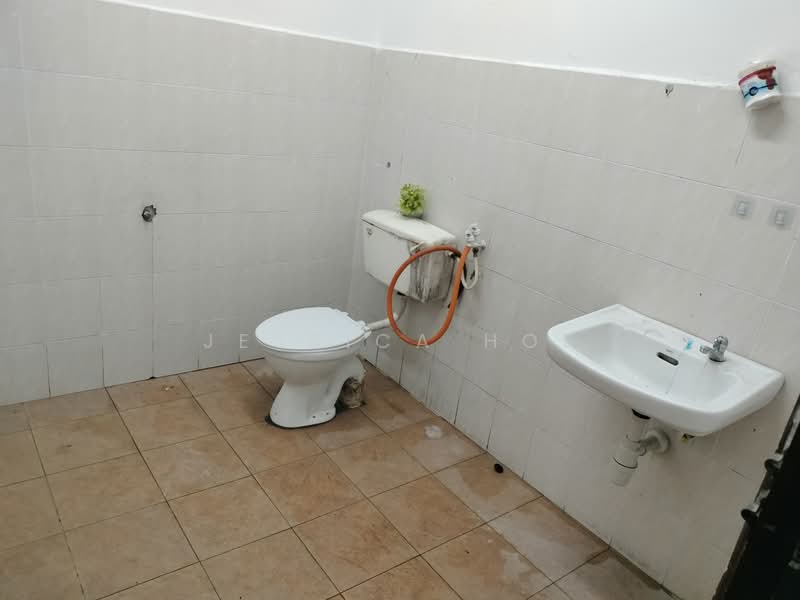 Rumah Teres 2-Tingkat untuk Dijual di Saujana Puchong (Puchong) - Jessica Hoe - Bathroom - PropertyGuru.com.my