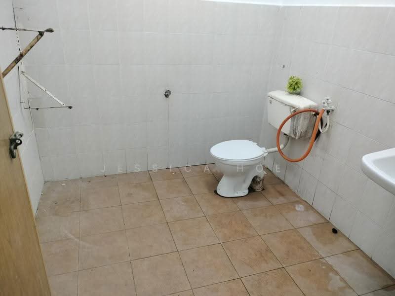 Rumah Teres 2-Tingkat untuk Dijual di Saujana Puchong (Puchong) - Jessica Hoe - Bathroom - PropertyGuru.com.my