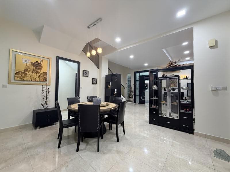 Semi-Detached House for Rent in Duta Tropika (Batu) - Sam Hoo - Dining Room - PropertyGuru.com.my