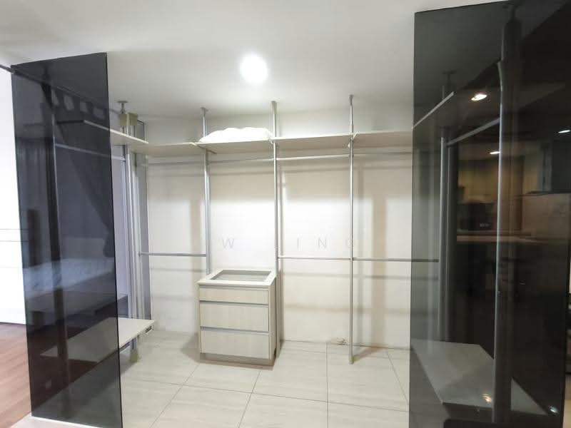 Service Residence for Rent at Eve Suite / NZX Square - SW Ling - Walk in closet - PropertyGuru.com.my