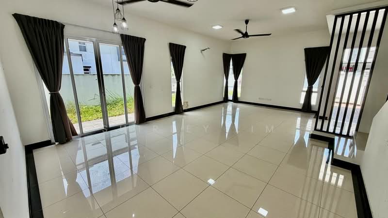 Cluster House for Rent in Setia Tropika (Johor Bahru) - Shirley Lim - Living Room - PropertyGuru.com.my