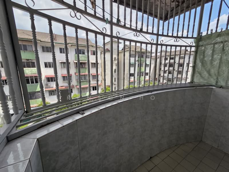 Pangsapuri untuk Dijual di Nuri Court - Kenson Ho - Balcony - PropertyGuru.com.my