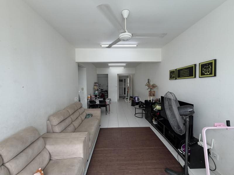 Kondominium untuk Dijual di i-Santorini - Rick Goh - Living Room - PropertyGuru.com.my