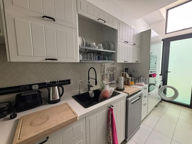 Semi-Detached House for Rent in Setia Eco Glades (Cyberjaya) - Mu'izz Halim - Kitchen - PropertyGuru.com.my