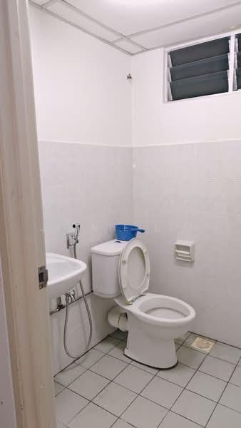 Pangsapuri untuk Disewa di The Ocean View (Bandar Sri Pinang) - Jeanie Lim - Bathroom - PropertyGuru.com.my