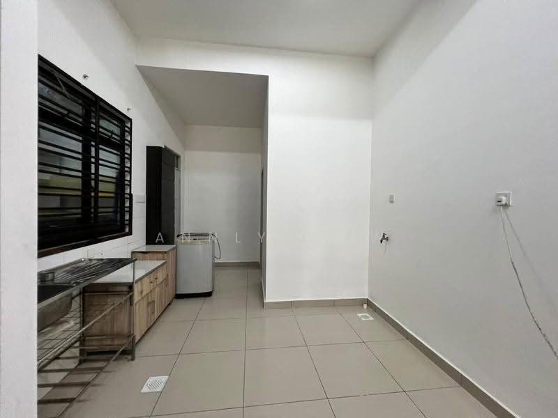 Cluster House for Sale in Skudai (Johor) - Annly Liew - Kitchen - PropertyGuru.com.my