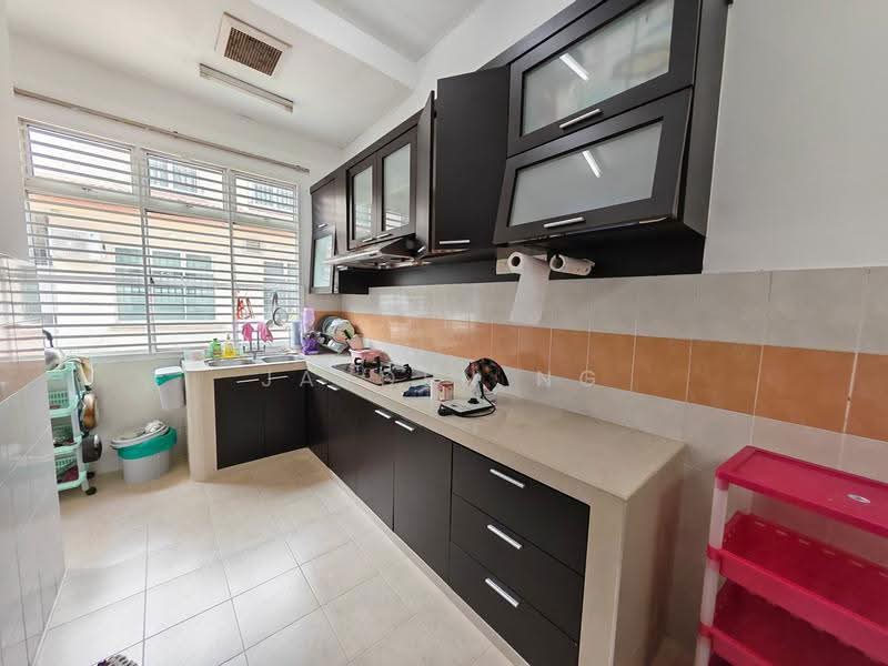 2-storey Terraced House for Sale in Taman Bestari Indah (Ulu Tiram) - Jayden Ng - Kitchen - PropertyGuru.com.my