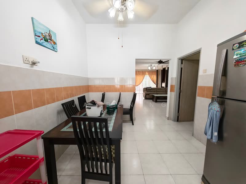 2-storey Terraced House for Sale in Taman Bestari Indah (Ulu Tiram) - Jayden Ng - Dining Room - PropertyGuru.com.my
