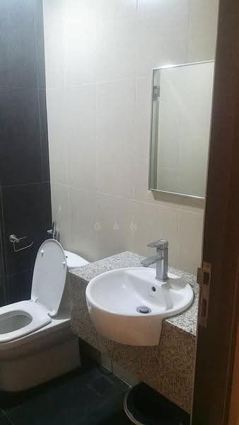 Kondominium untuk Disewa di Alpine Tower - Gan Chun Kai - Bathroom - PropertyGuru.com.my