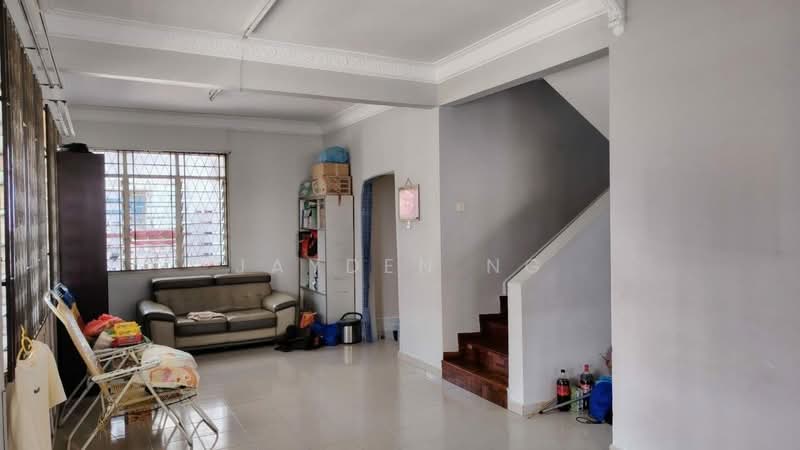 1.5-storey Terraced House for Sale in Taman Perling (Perling) - Jayden Ng - Living Room - PropertyGuru.com.my