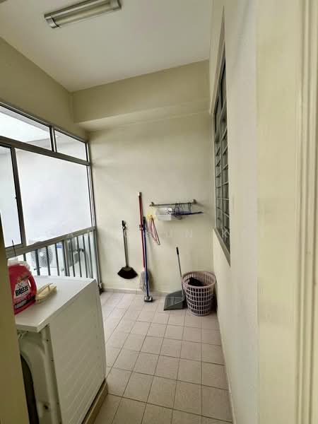 Kondominium untuk Disewa di Marina Tower (Ratu Mutiara) - Gan Chun Kai - Balcony - PropertyGuru.com.my