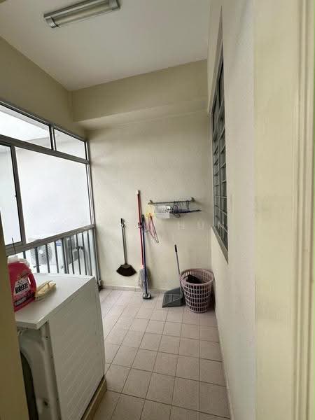 Kondominium untuk Disewa di Marina Tower (Ratu Mutiara) - Gan Chun Kai - Balcony - PropertyGuru.com.my