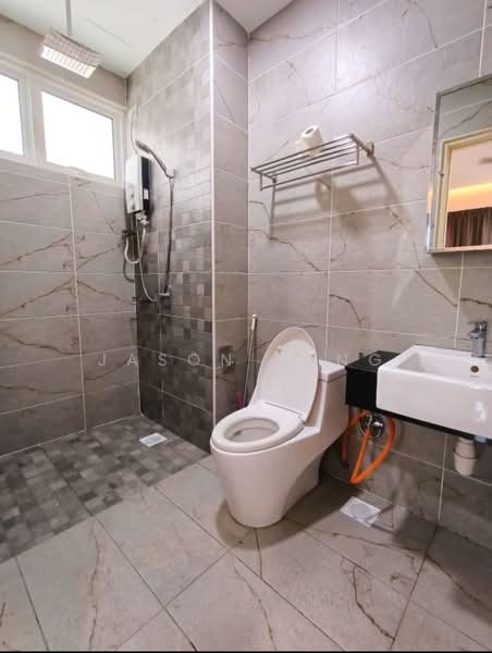 Kediaman Servis untuk Dijual di Pinnacle Tower - Jason Tang - Bathroom - PropertyGuru.com.my