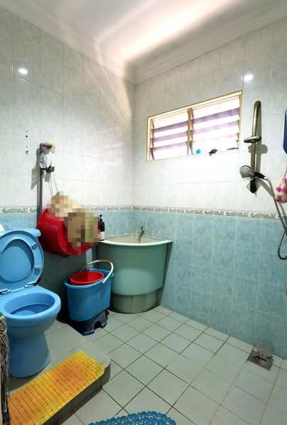 Rumah Teres 2-Tingkat untuk Dijual di Kampung Batu Muda (Batu Caves) - Evelyn Lim - Bathroom - PropertyGuru.com.my
