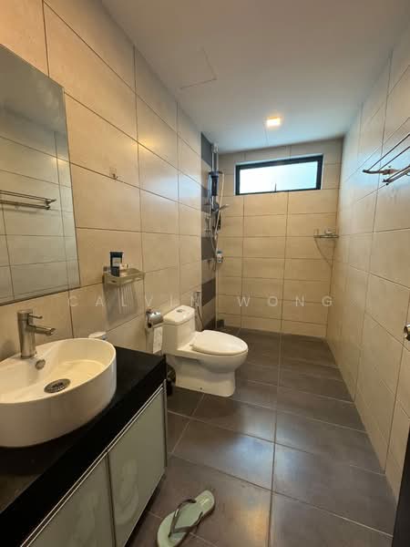 Kediaman Servis untuk Disewa di Molek Regency - Calvin Wong - Bathroom - PropertyGuru.com.my