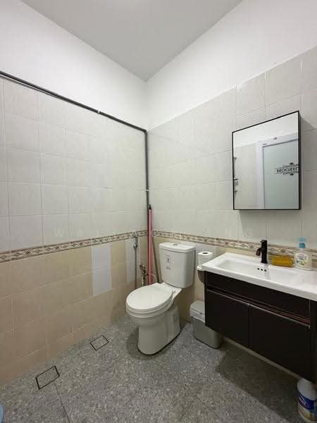 Rumah Teres 2-Tingkat untuk Dijual di Taman Molek (Johor Bahru) - Wallace Ang - Bathroom - PropertyGuru.com.my