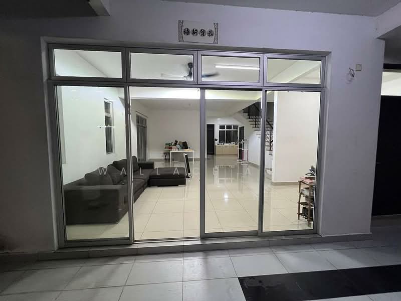 Rumah Teres 2-Tingkat untuk Dijual di Taman Molek (Johor Bahru) - Wallace Ang - Living Room - PropertyGuru.com.my