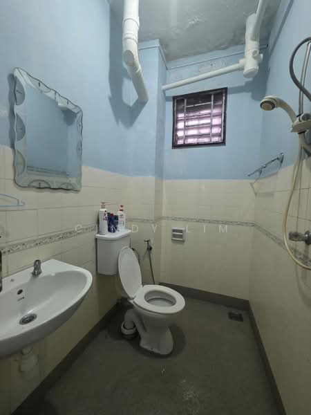 Pangsapuri untuk Dijual di Mon Bisca - Cindy Lim - Bathroom - PropertyGuru.com.my
