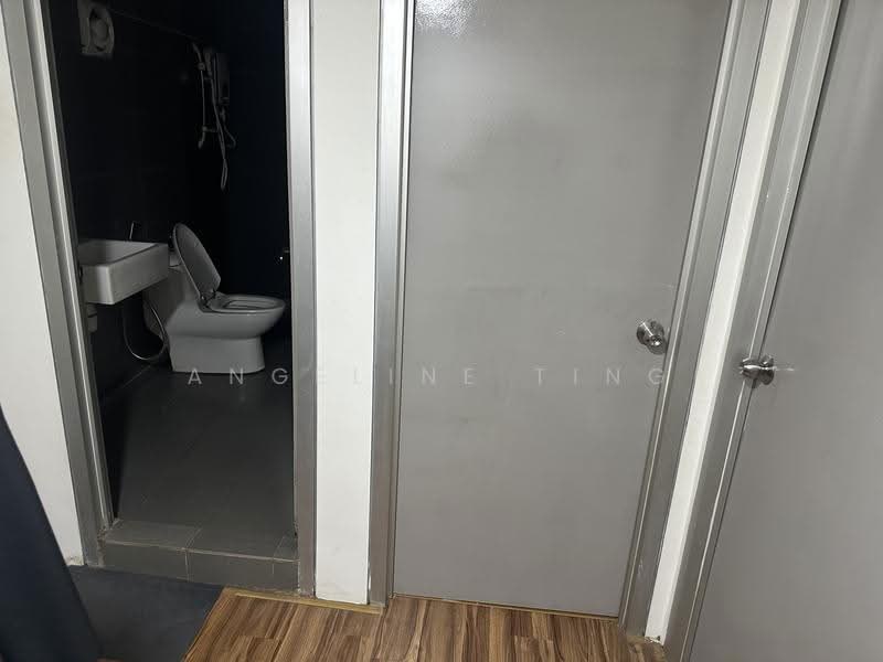 Soho untuk Dijual di Section 13 (Shah Alam) - Angeline Ting - Bathroom - PropertyGuru.com.my