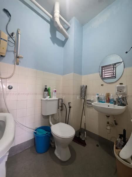 Pangsapuri untuk Dijual di Mon Bisca - Jeffrey Kiong - Bathroom - PropertyGuru.com.my