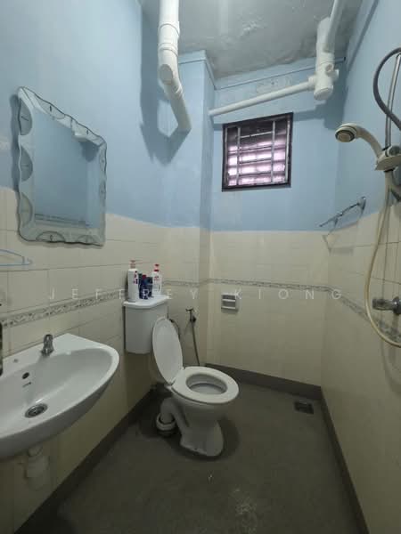 Pangsapuri untuk Dijual di Mon Bisca - Jeffrey Kiong - Bathroom - PropertyGuru.com.my