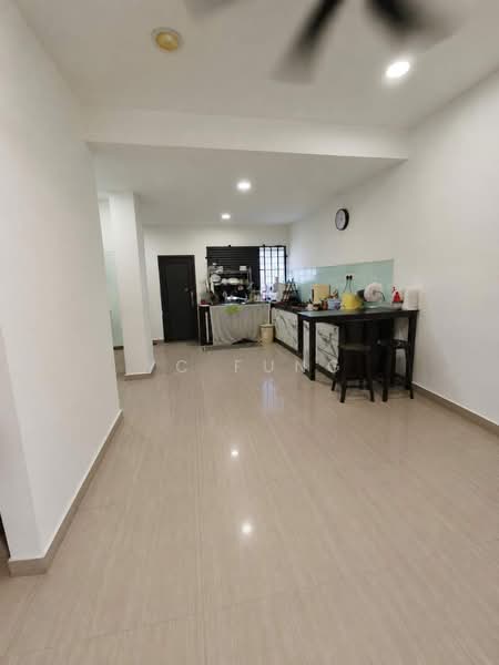 Terraced House for Rent in Taman Munshi Ibrahim (Tampoi) - YC Fung - Kitchen - PropertyGuru.com.my
