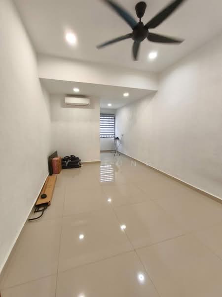 Terraced House for Rent in Taman Munshi Ibrahim (Tampoi) - YC Fung - Interior - PropertyGuru.com.my