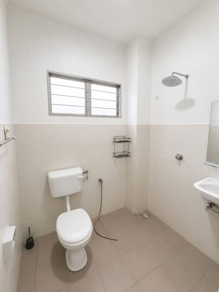 2-storey Terraced House for Sale in Taman Universiti (Bangi) - Mahafiz . - Bathroom - PropertyGuru.com.my