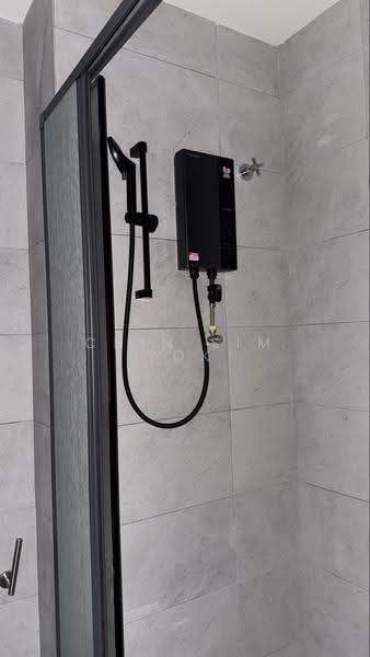 Kediaman Servis untuk Dijual di Armani Raja Uda - Chin Sim Yok - Bathroom - PropertyGuru.com.my