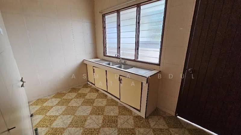 Bungalow House for Sale in Port Dickson (Negeri Sembilan) - Nurasmida Abdul Sattar - Kitchen - PropertyGuru.com.my