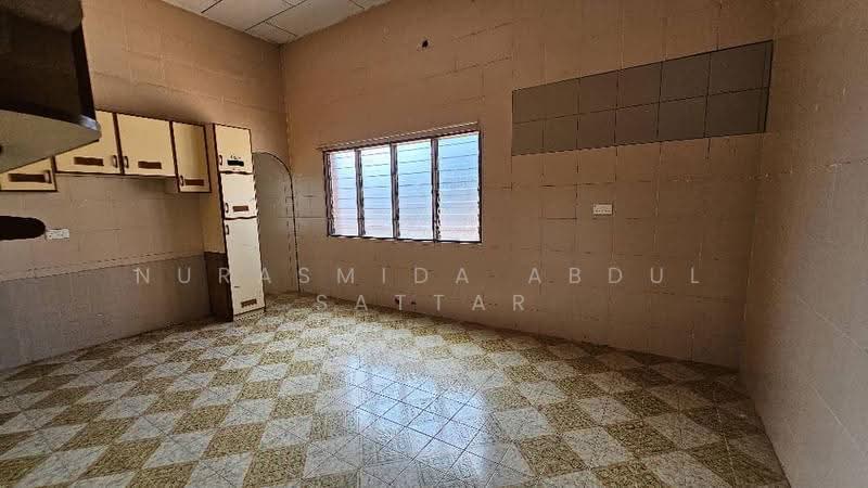 Bungalow House for Sale in Port Dickson (Negeri Sembilan) - Nurasmida Abdul Sattar - Kitchen - PropertyGuru.com.my