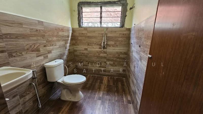 Bungalow House for Sale in Port Dickson (Negeri Sembilan) - Nurasmida Abdul Sattar - Bathroom - PropertyGuru.com.my