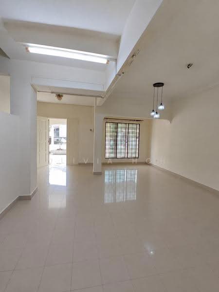 Rumah Teres untuk Disewa di Usj 13 (Subang Jaya) - Olivia Hoh - Living Room - PropertyGuru.com.my