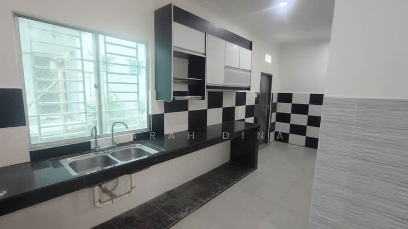 2-storey Terraced House for Sale in Alam Suria (Puncak Alam) - Farah Dina - Kitchen - PropertyGuru.com.my
