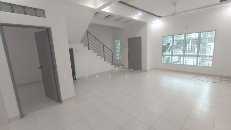 2-storey Terraced House for Sale in Alam Suria (Puncak Alam) - Farah Dina - Living Room - PropertyGuru.com.my
