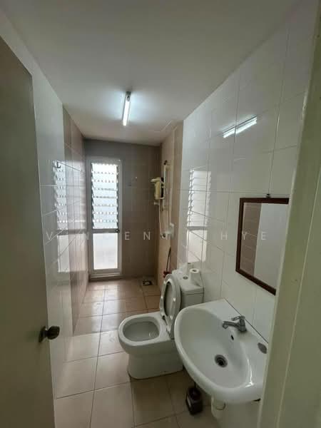 Condominium for Rent at The Zest @ Kinrara 9 - Vincent Chye - Bathroom - PropertyGuru.com.my