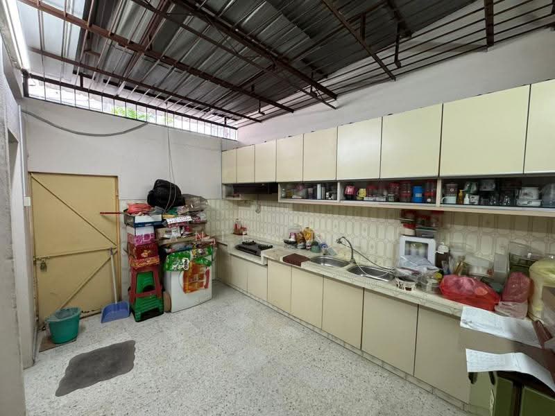 2-storey Terraced House for Rent in Bukit Dumbar (Jelutong) - Daniel Teoh - Kitchen - PropertyGuru.com.my
