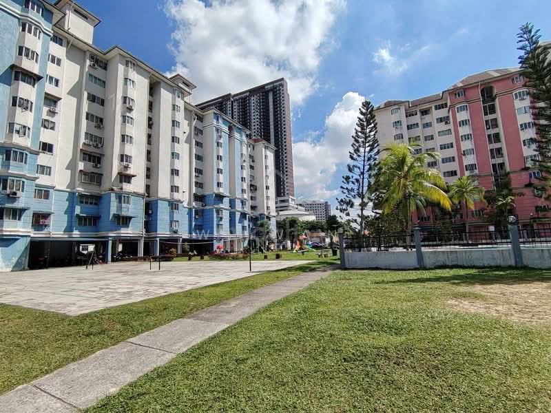Pangsapuri untuk Dijual di Tasik Heights Apartment - WL Wan - Exterior - PropertyGuru.com.my